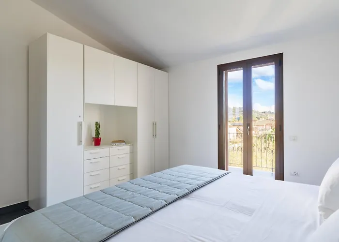 Lighthouse * Àrbatax